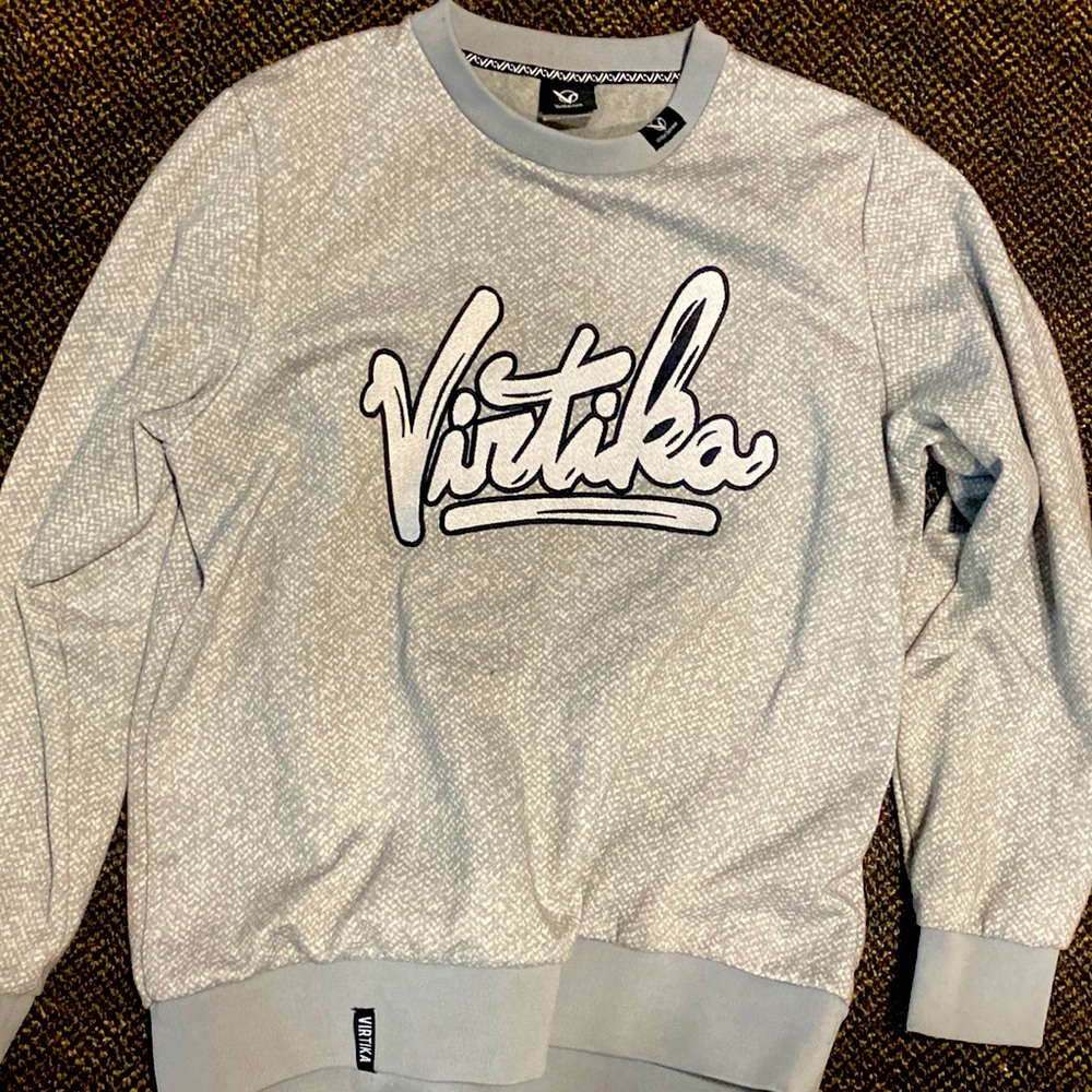 Virtika Crewneck
